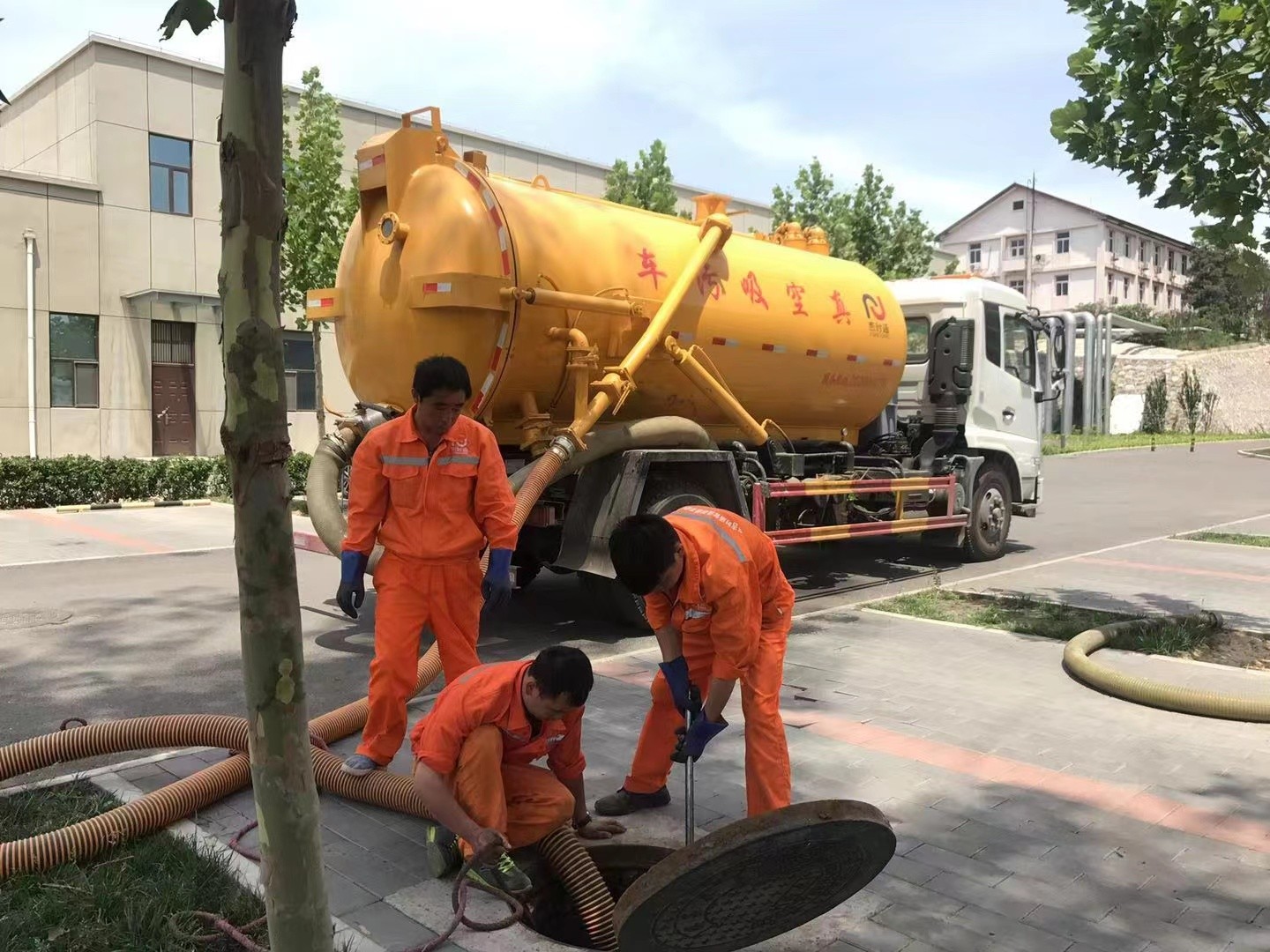 江州化粪池清理与5-8吨吸粪车施工效率分析
